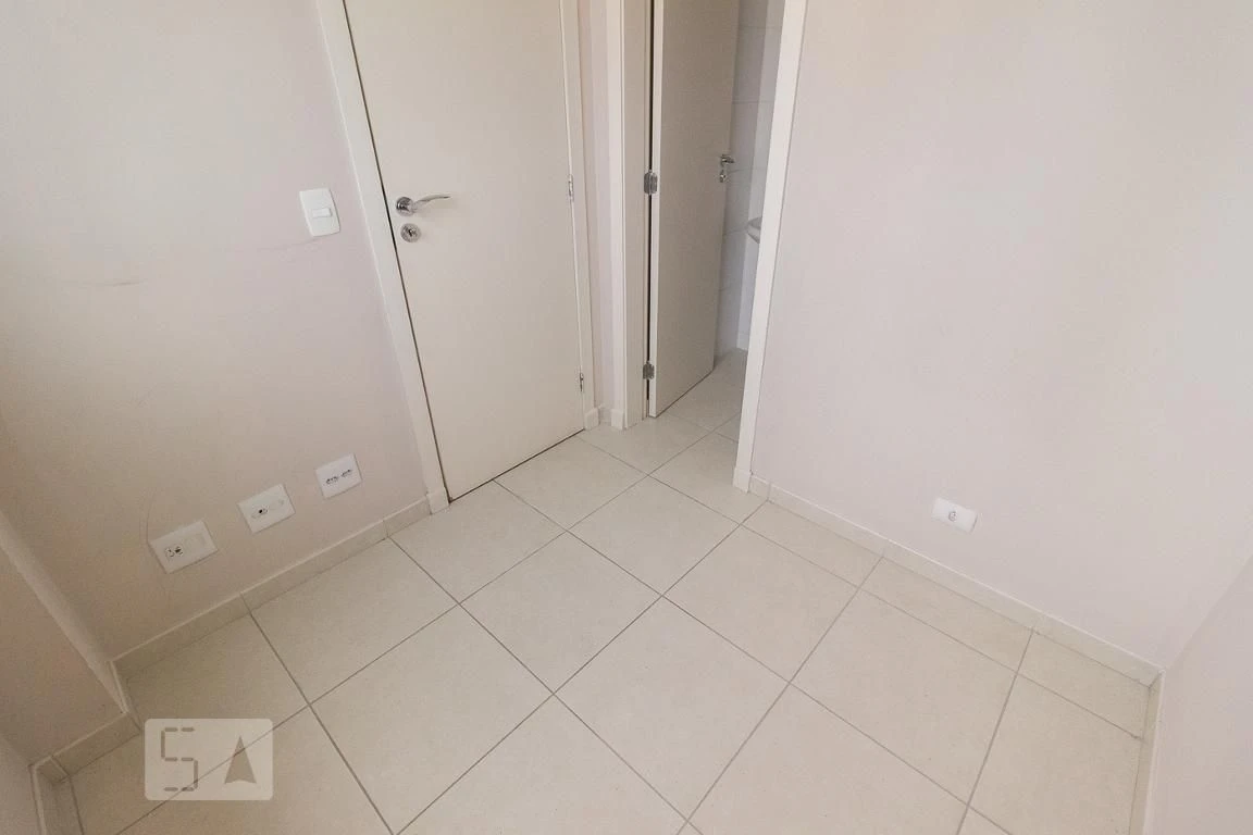 Bathtub in a 4-bedroom apartment, 255 m² — photo 59