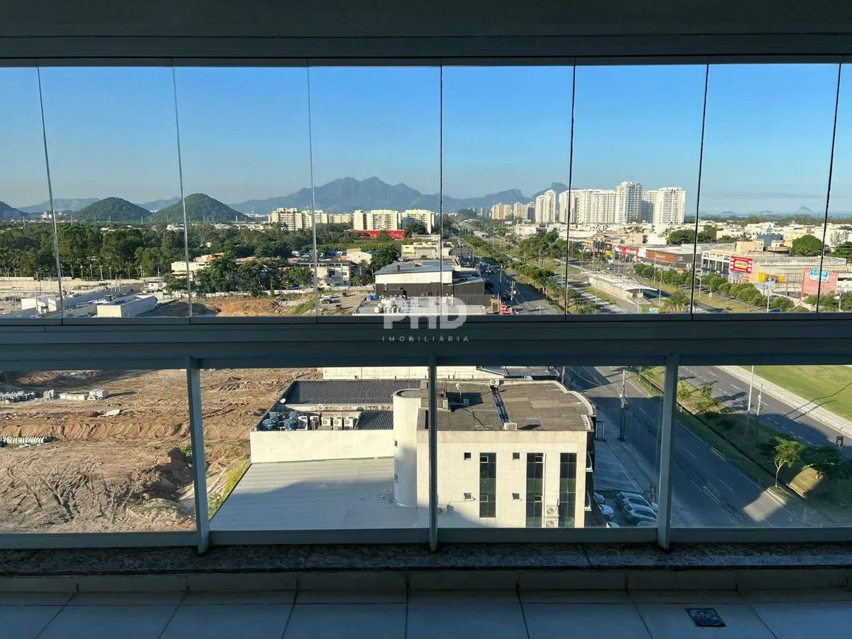 2-bedroom apartment with 1 en-suite bathroom and balcony — photo 2