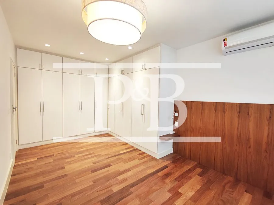 Rental apartment with 3 bedrooms and 261 m² — photo 13