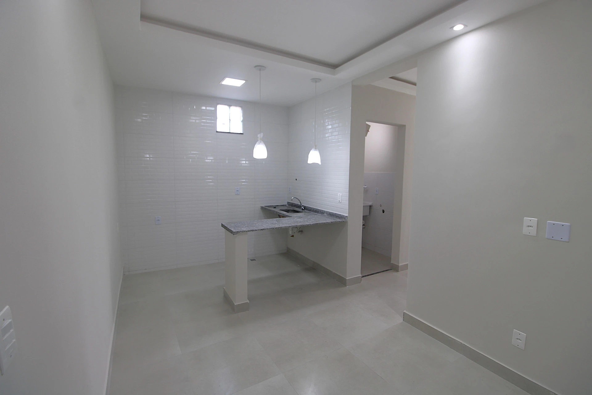 Apartamento sem mobília com 2 quartos, 1 banheiro e varanda — photo 2