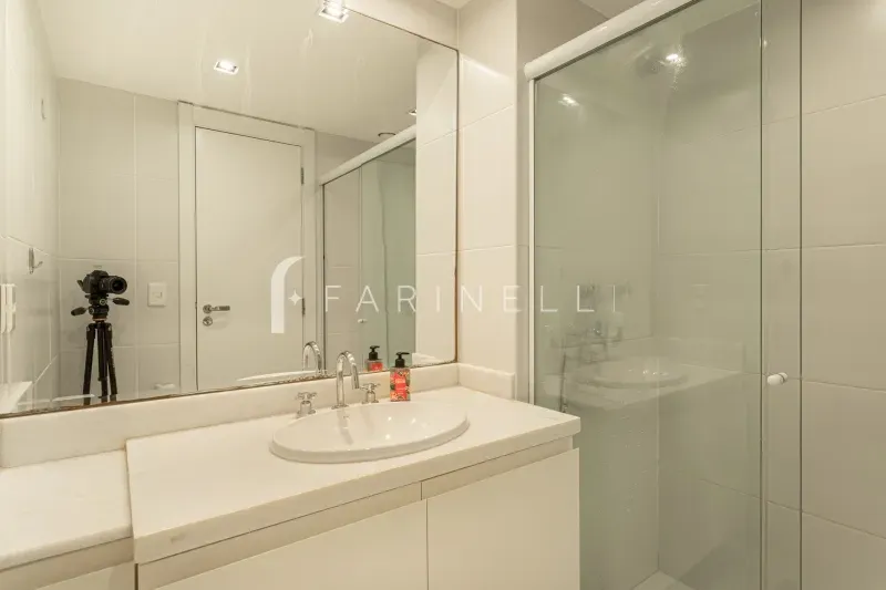 Furnished apartment with 2 bedrooms and 3 bathrooms — photo 10