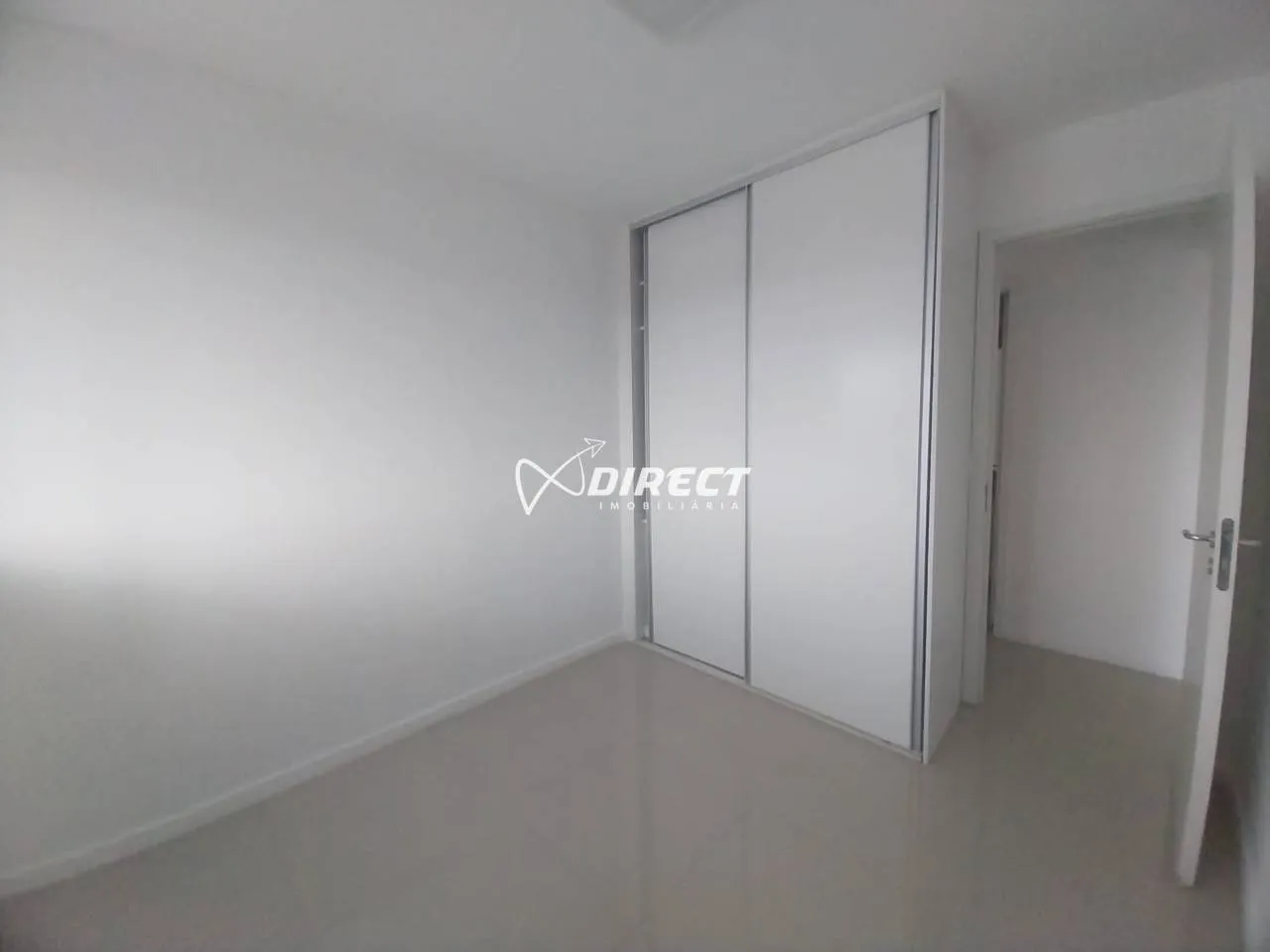 Apartamento no 14º andar com janelas do piso ao teto — photo 20