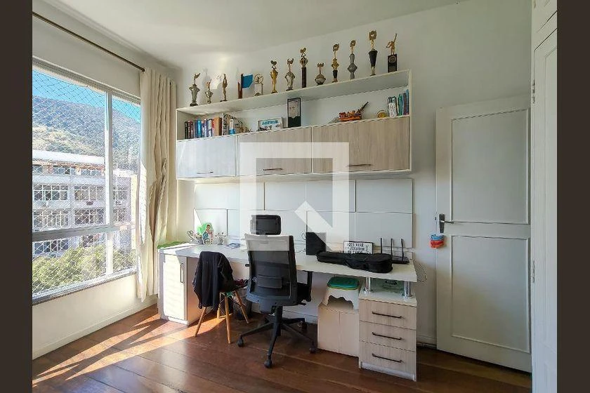 Rental apartment with 3 bedrooms and 208 m² — photo 16
