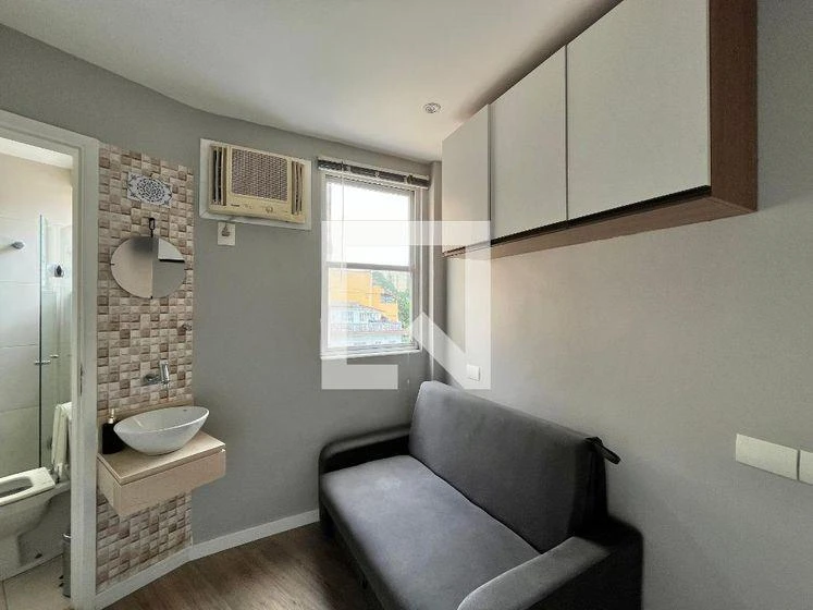 Furnished apartment, 130 m², with floor-to-ceiling windows — photo 23