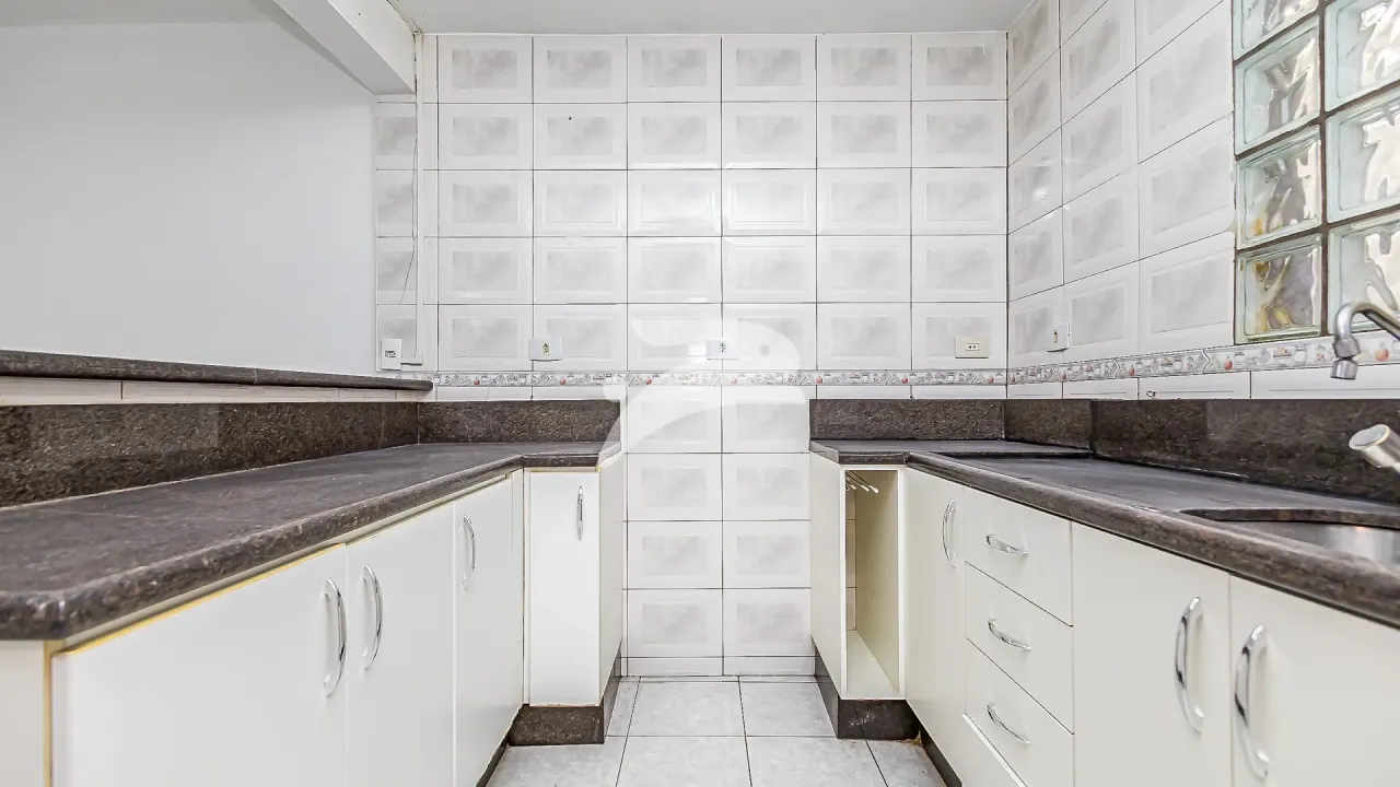 3-bedroom house with 3 bathrooms and 233 m² — photo 12