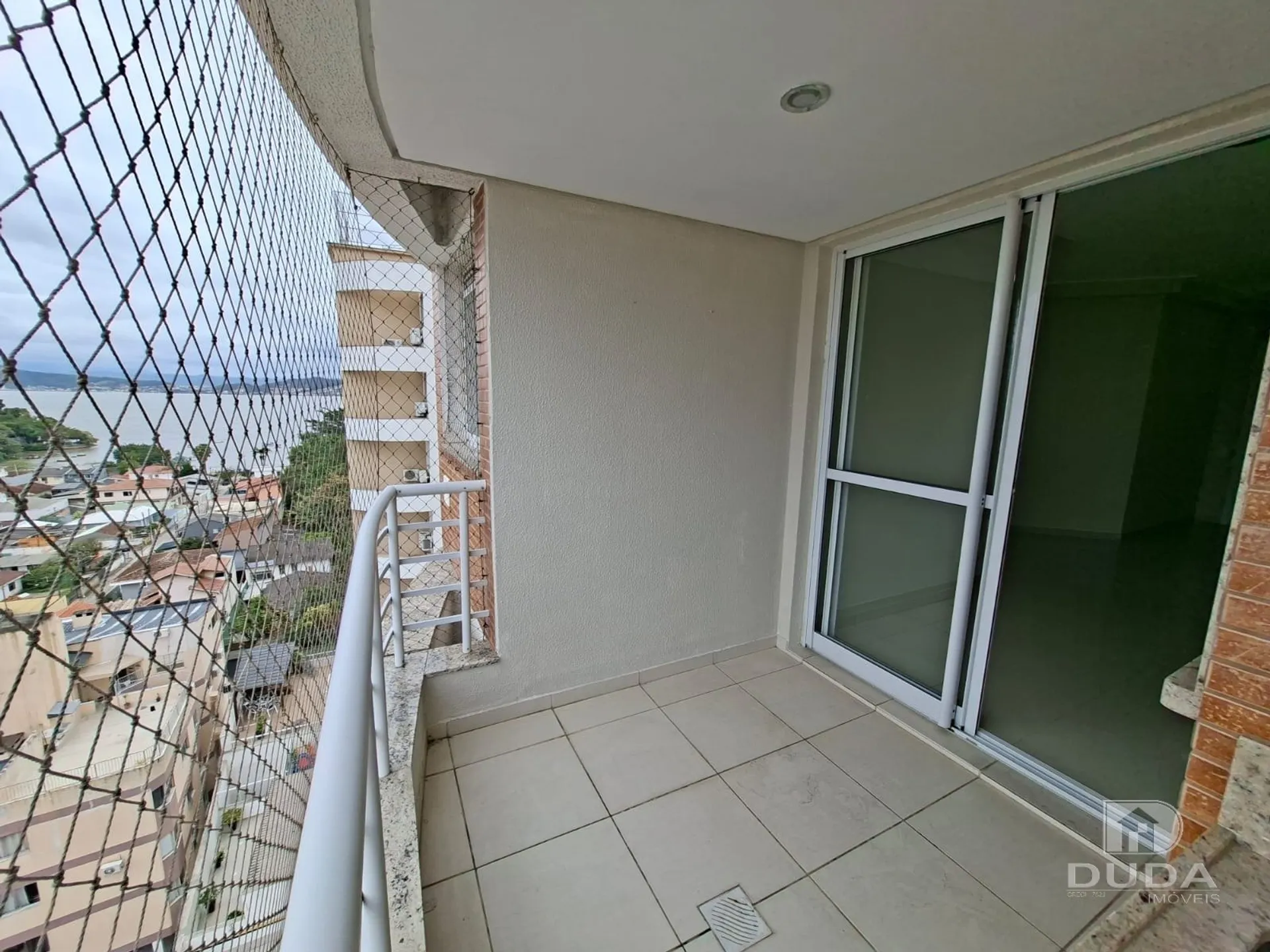 Apartment on the 10th floor with floor-to-ceiling windows — photo 37