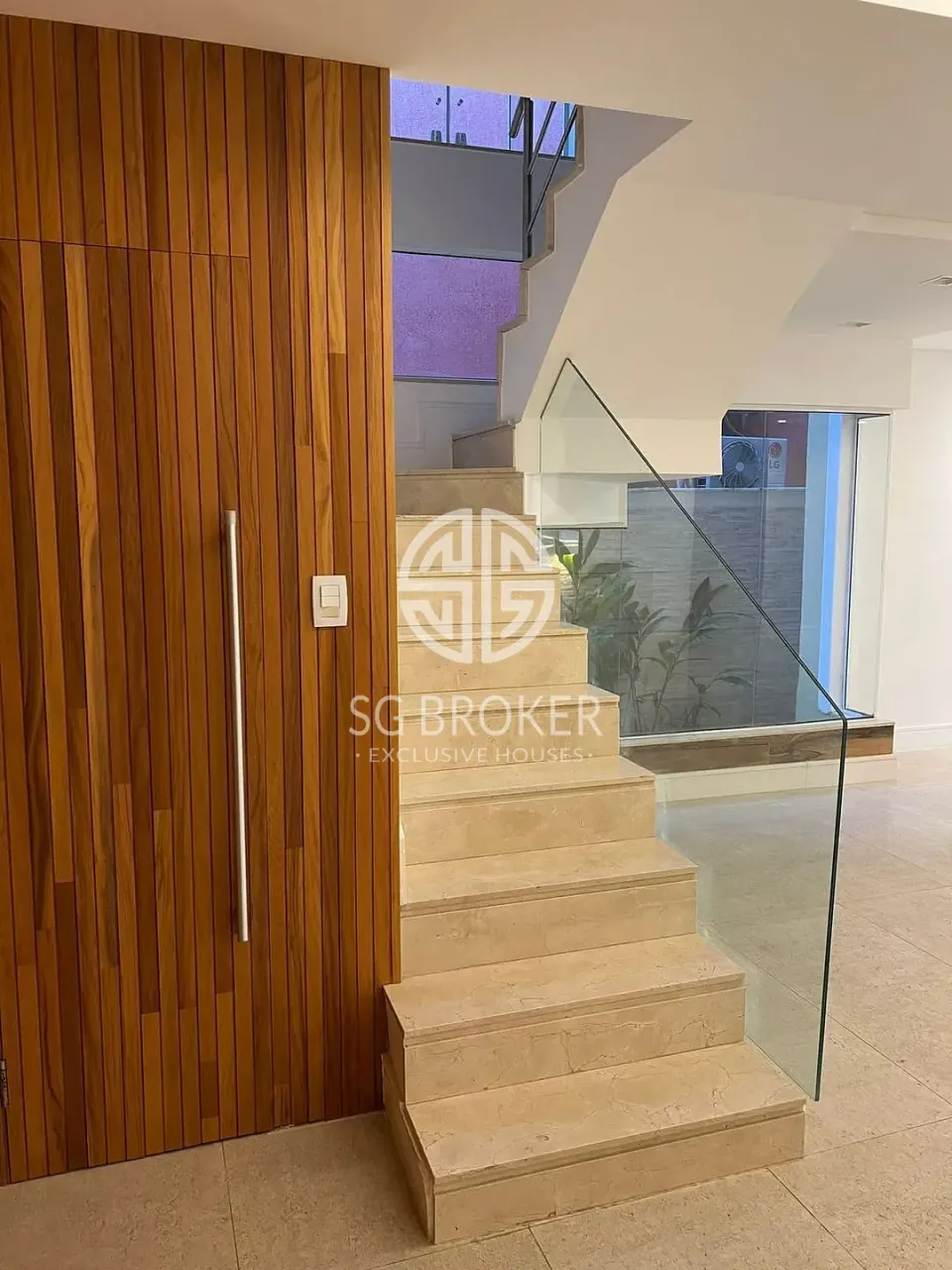 Casa com 5 suítes, cozinha fechada a gás e 500 m² — photo 13