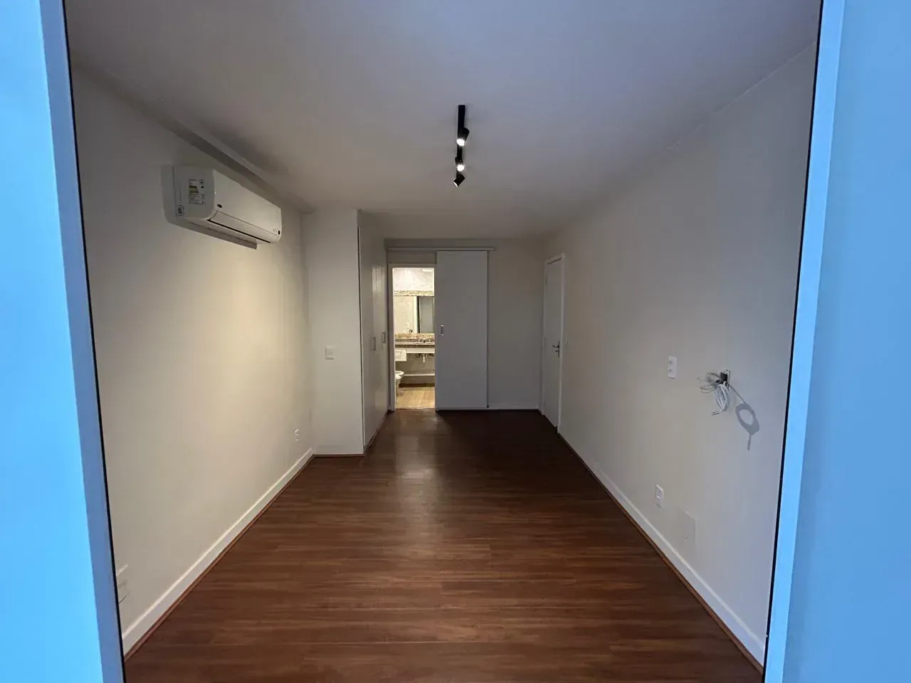 Apartment for rent with 4 bedrooms and 4 bathrooms — photo 2