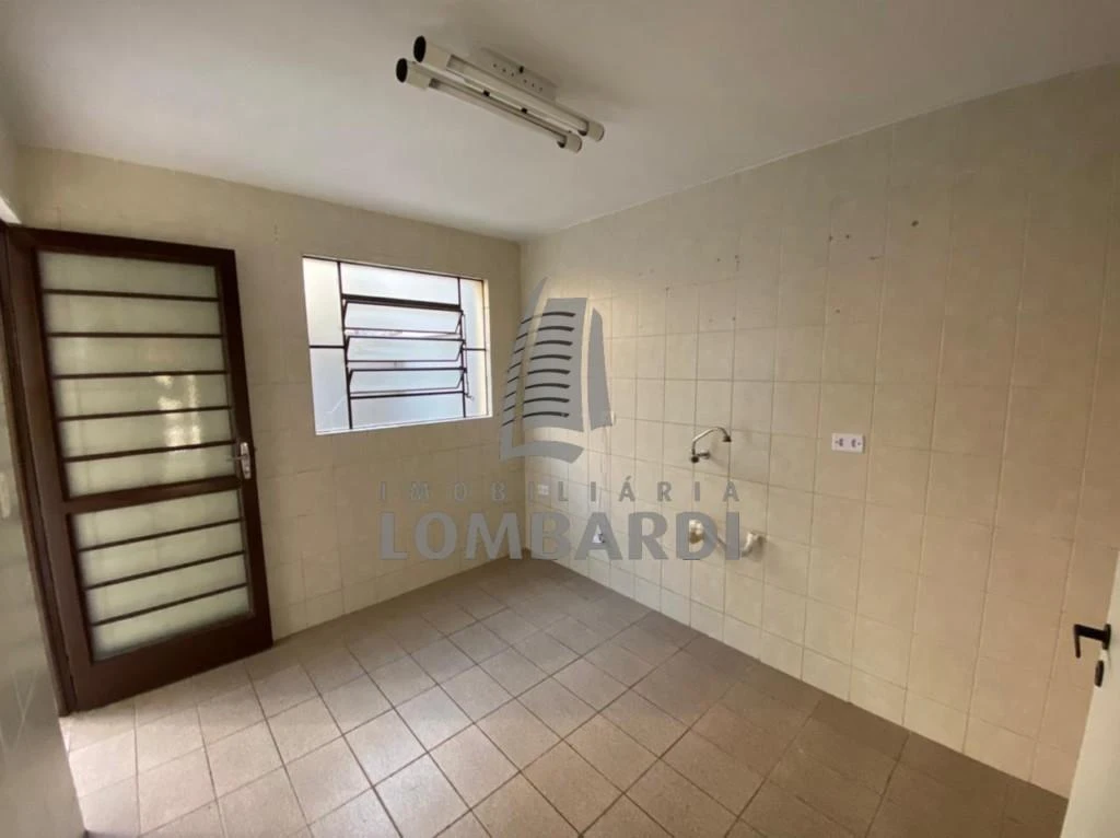 3-bedroom, 100 m² house in Curitiba — photo 2