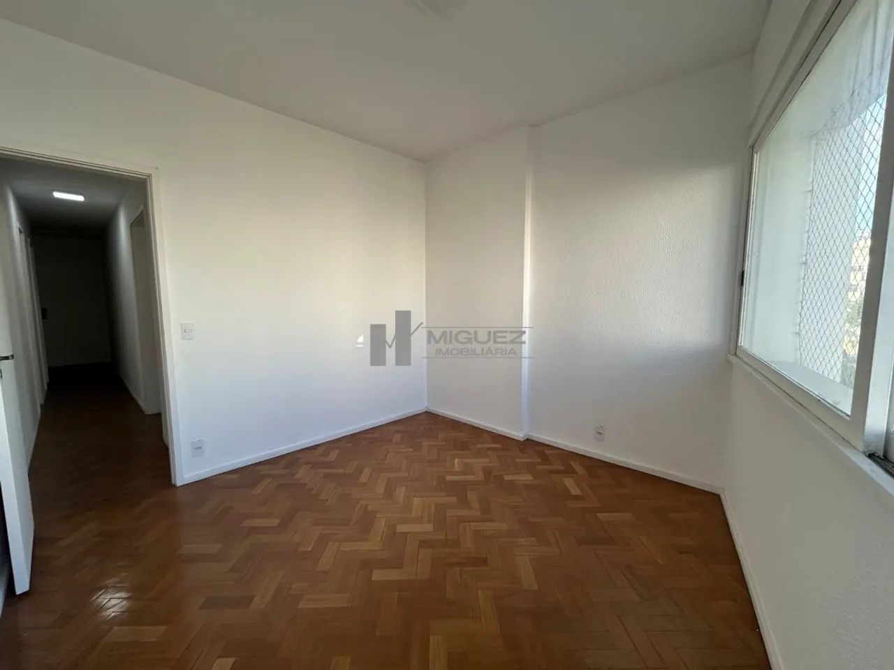 3-bedroom, 3-bath apartment with 1 parking space — photo 17