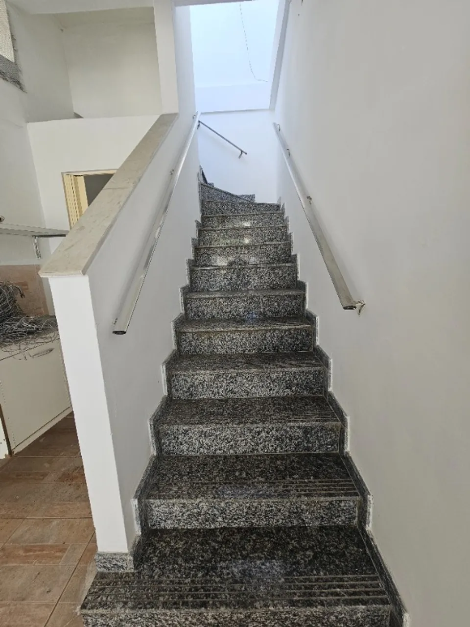 Townhouse with 3 bedrooms and a separate kitchen — photo 10