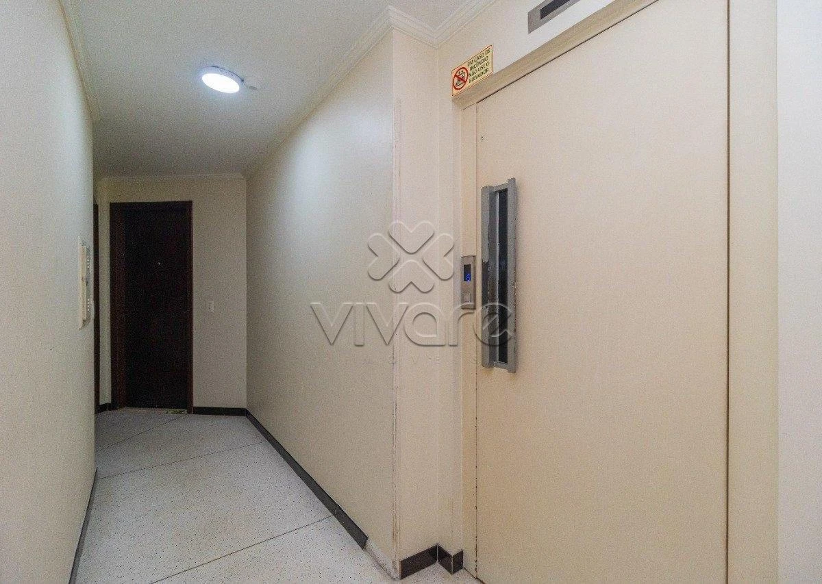 Apartment, 33 m², with a glass-enclosed balcony — photo 22