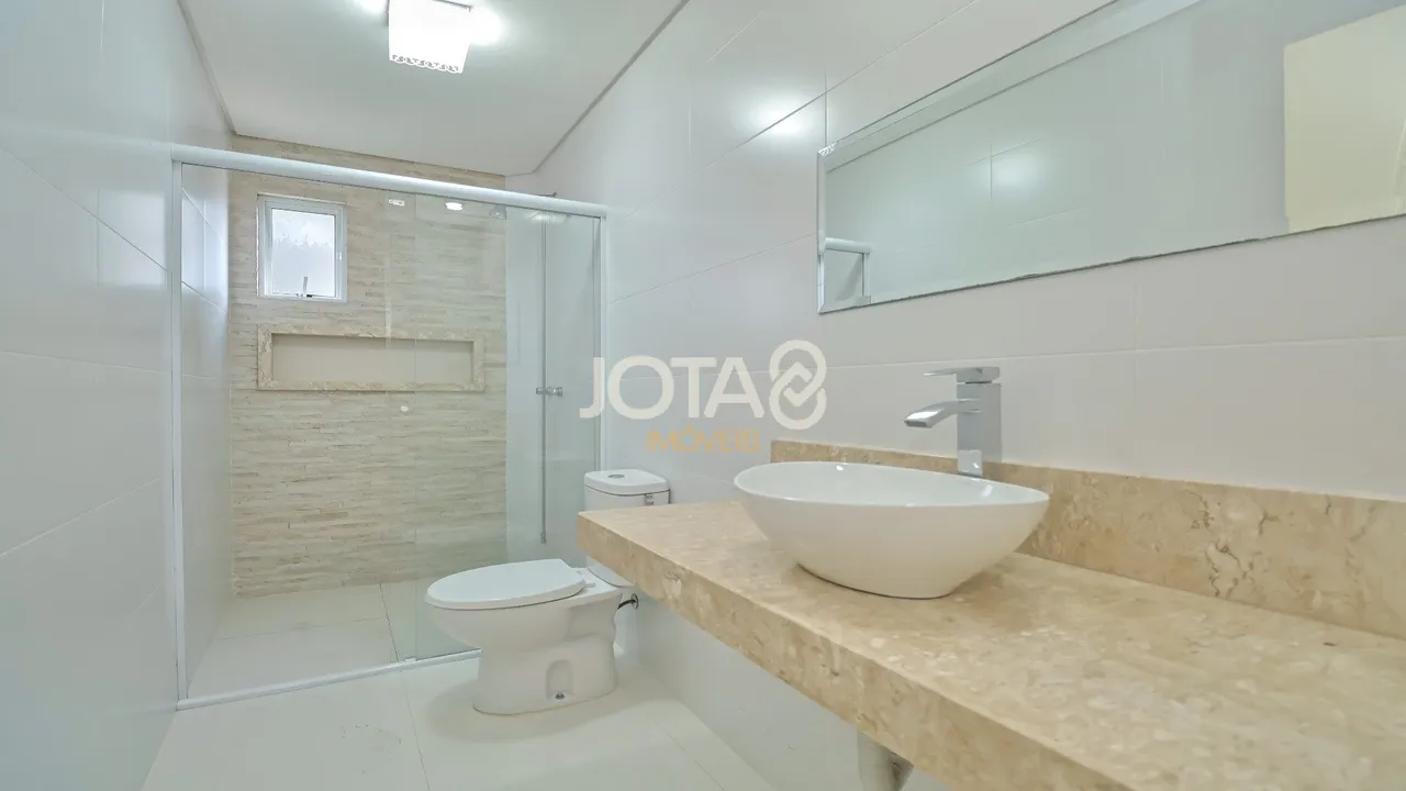 House with 3 bedrooms and an open-plan kitchen — photo 17
