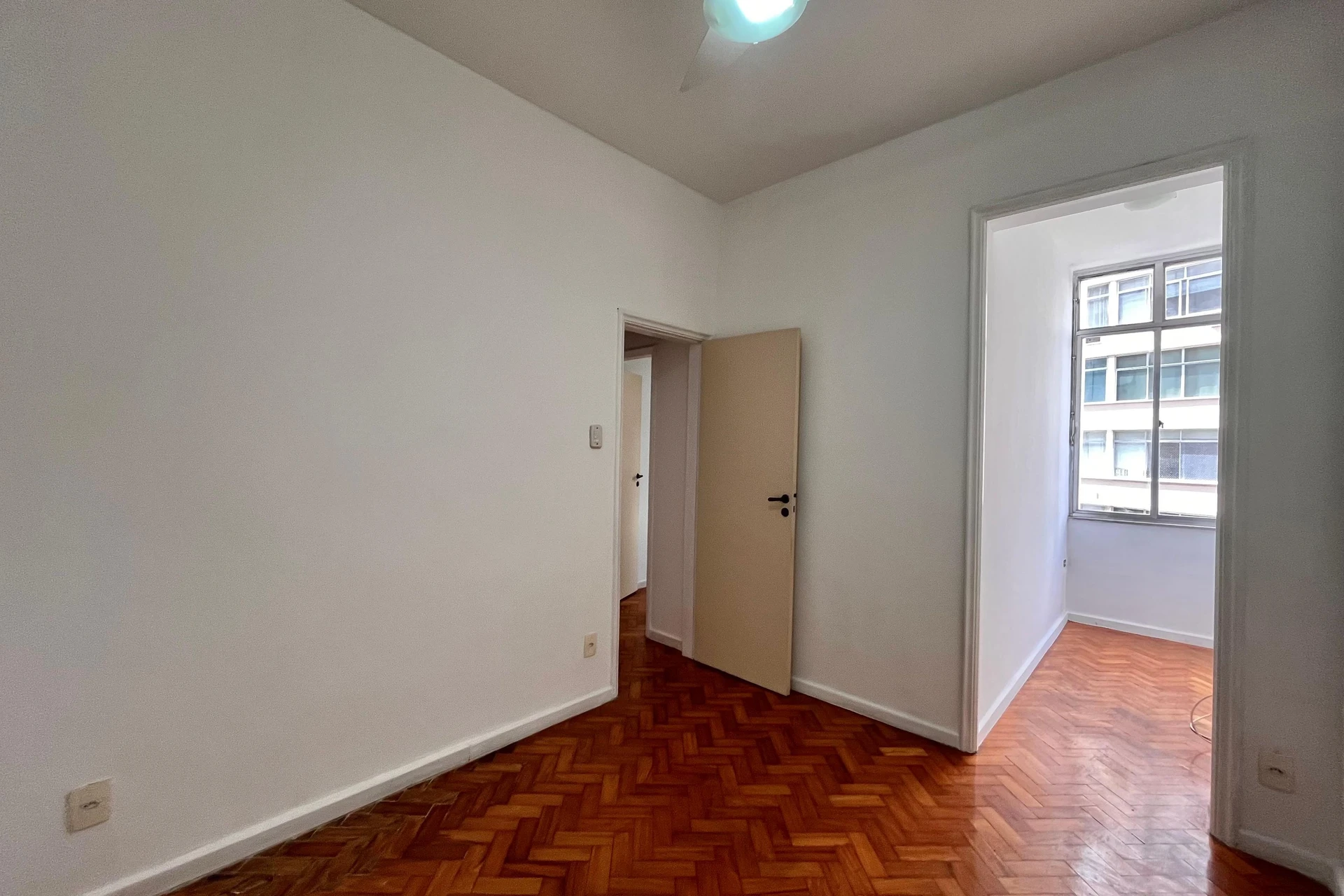 Apartamento sem mobília com 2 quartos e cozinha americana — photo 6