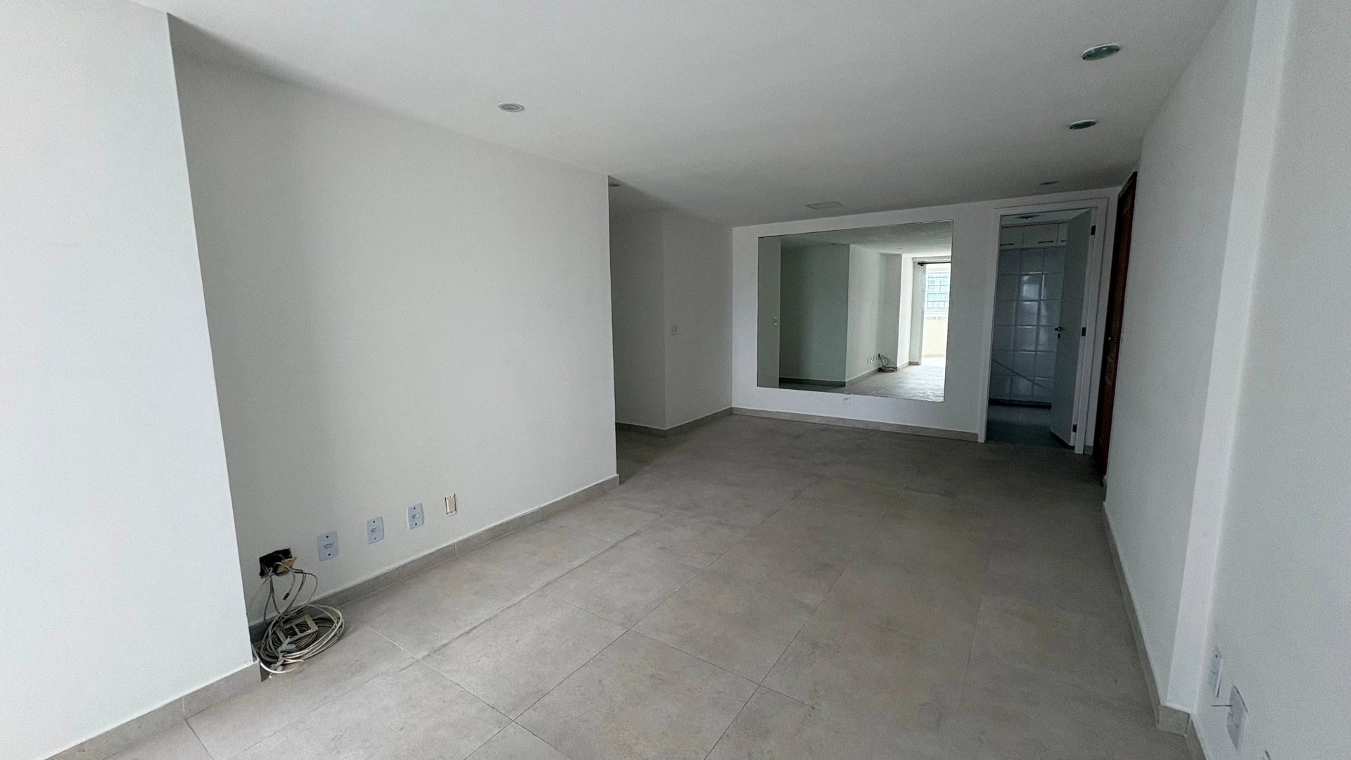 Floor-to-ceiling windows in a 3-bedroom apartment, 105 m² — photo 20