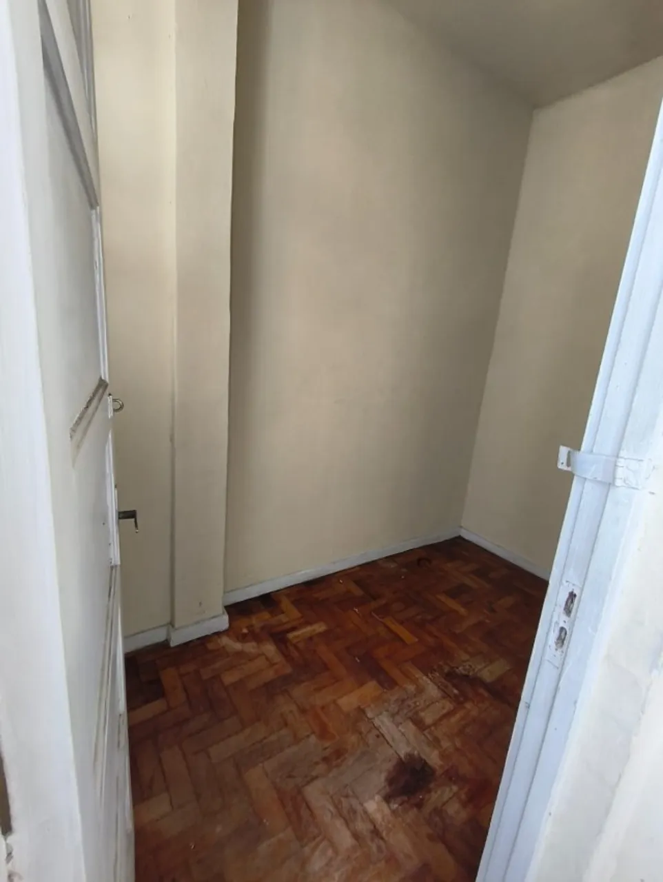 Apartment, 116 m², with wood or laminate floors — photo 16