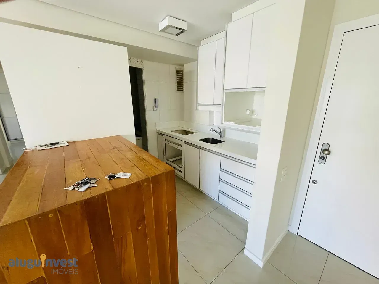 2-bedroom apartment with a washing machine in Florianópolis