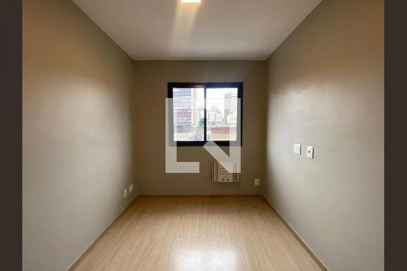 2-bedroom apartment in a building with a gym — photo 18