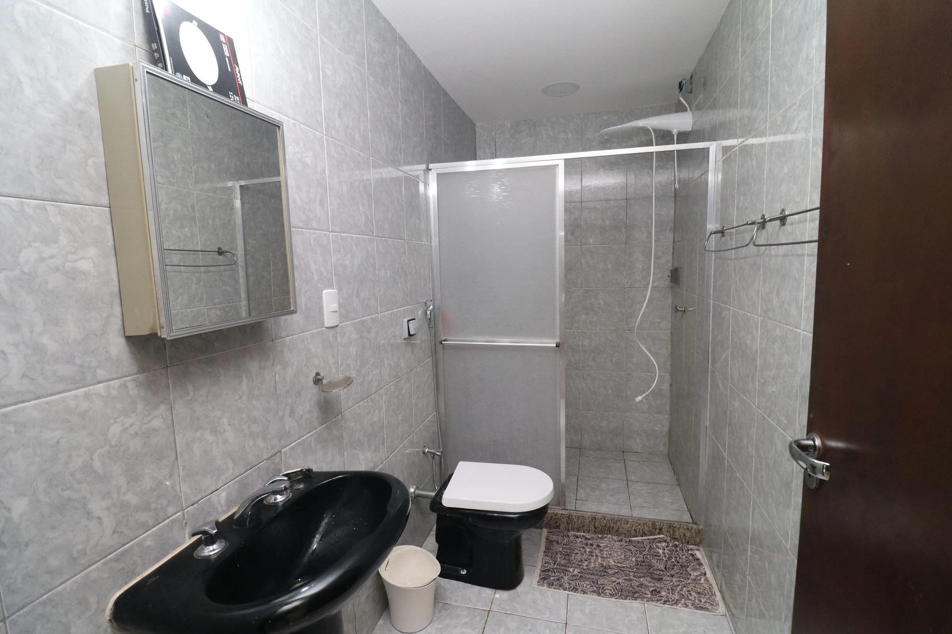 House with 4 suites and 3 parking spaces with private garden — photo 37