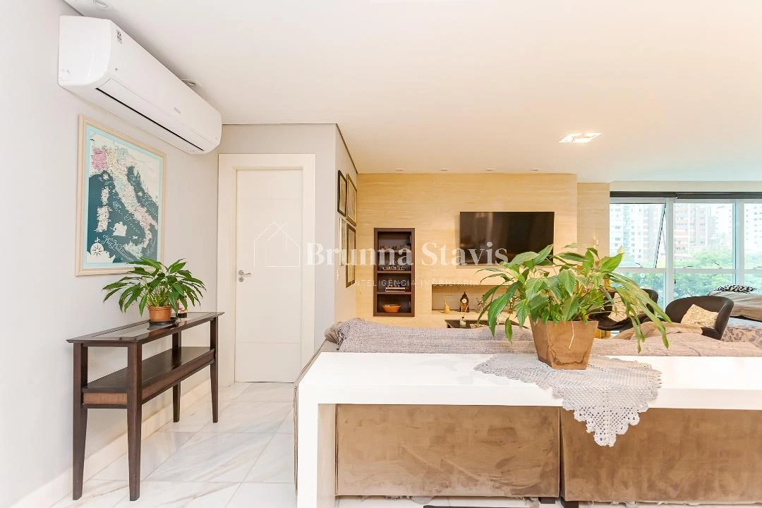 Furnished apartment of 379 m² with 3 en-suite suites — photo 18