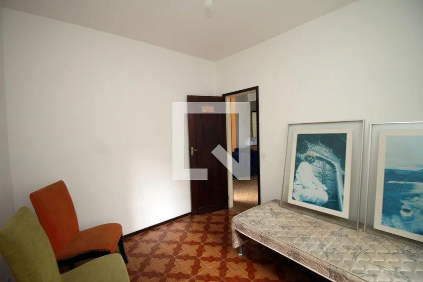 House with 4 bedrooms and 297 m², no parking — photo 23