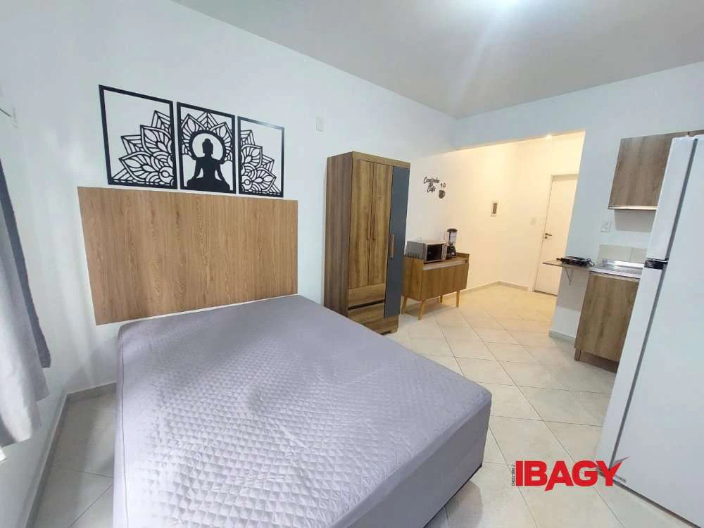 27 m² studio with 1 bedroom and 1 bathroom