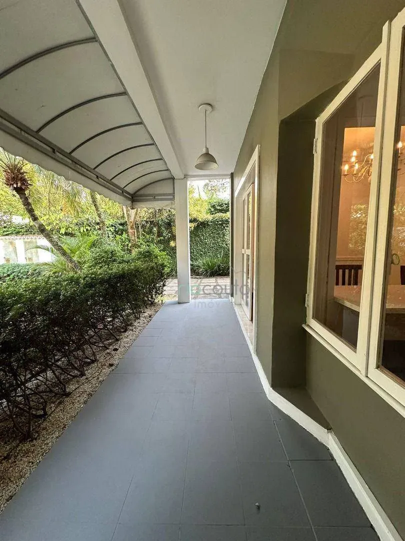 Casa com 5 quartos, 990 m² e 2 vagas, perto das janelas — photo 108