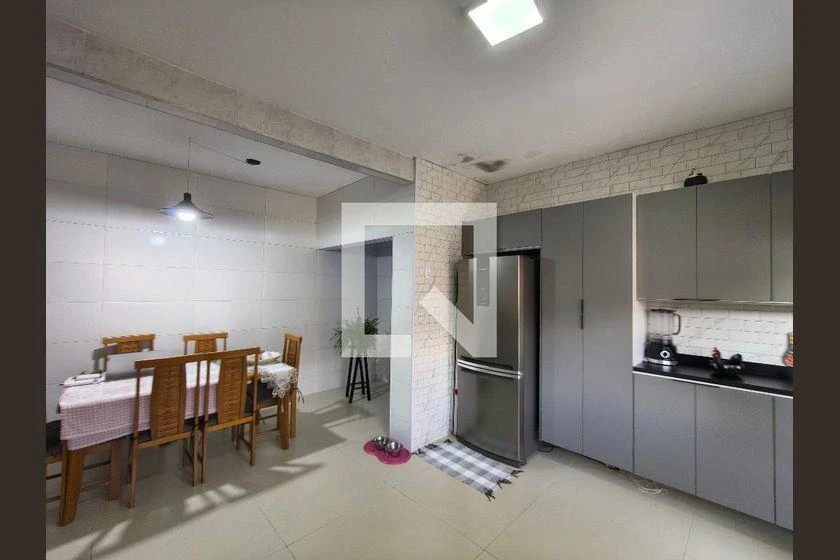 358 m² rental house with 2 bedrooms, suite and balcony — photo 9