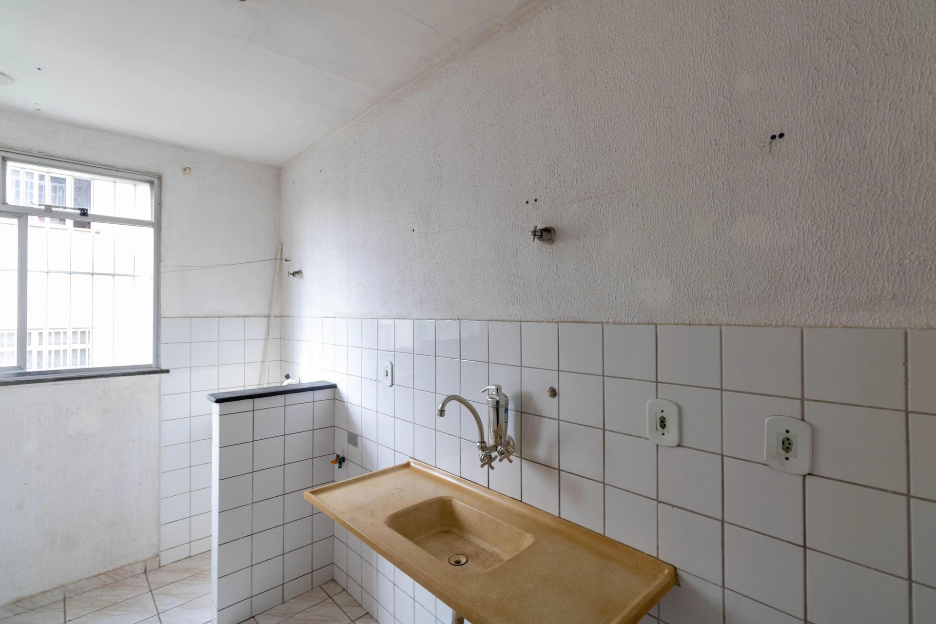 2-bedroom apartment in a building with a gym — photo 15