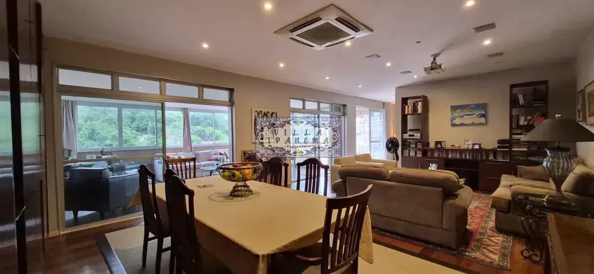 350 m² penthouse with 5 bedrooms and a glass balcony — photo 15