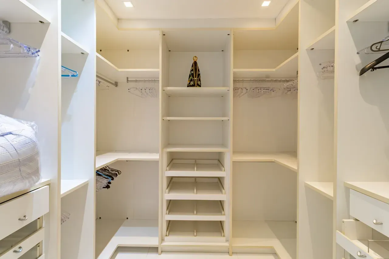 575 m² apartment with 4 en-suite bedrooms and 4 parking — photo 47