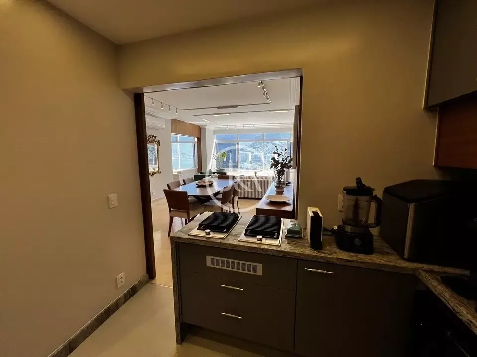 Furnished 3-bedroom apartment with 155 m² — photo 23