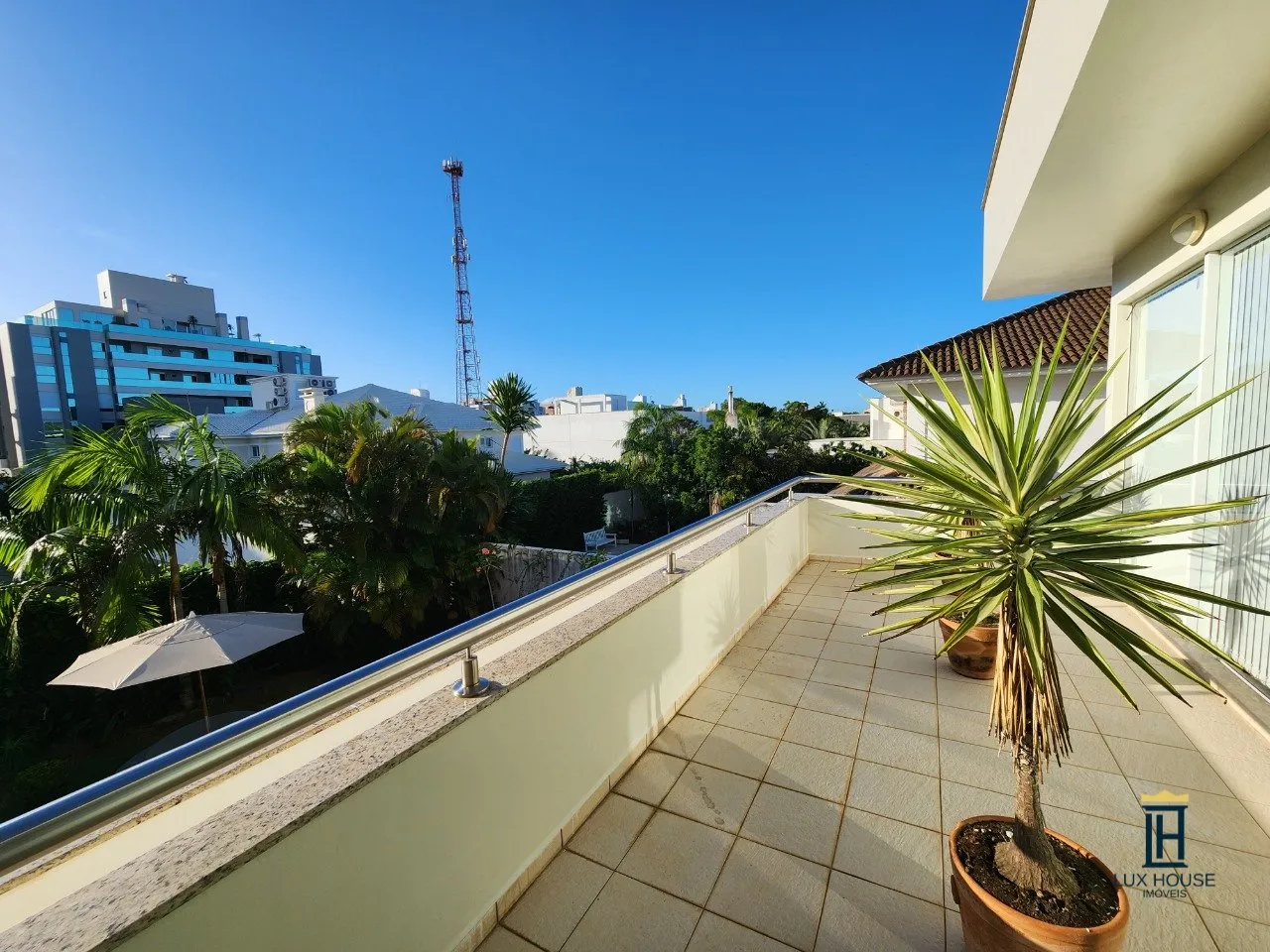 Casa amueblada con 6 dormitorios y 600 m² — photo 12