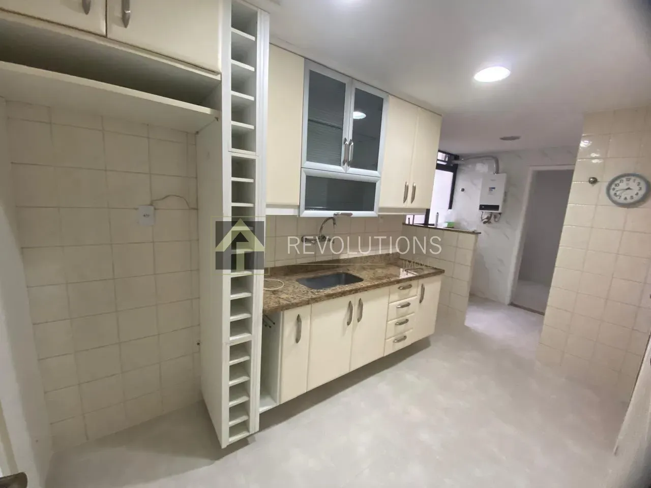 Furnished apartment with 2 bedrooms and 3 bathrooms — photo 20