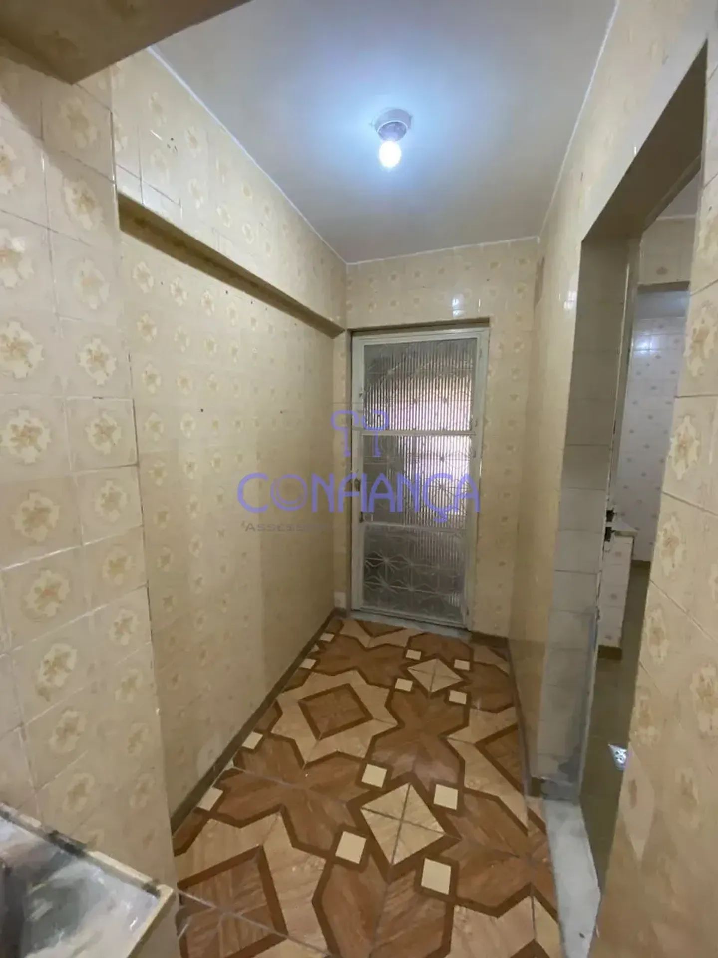 House with 3 bedrooms and a gas stove kitchen — photo 20