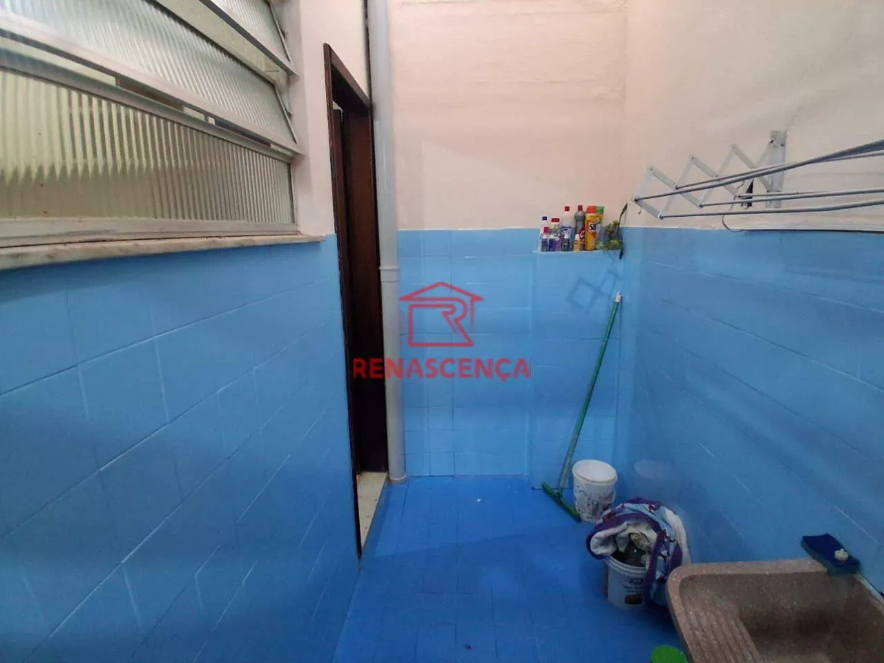 4-bedroom house with shared open-air pool access — photo 27