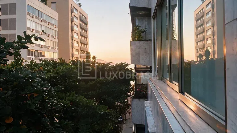 2-bedroom apartment in a building with a gym — photo 9