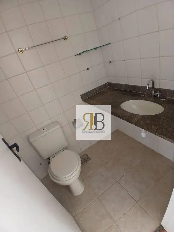 3-bedroom apartment in a building with a pool — photo 23
