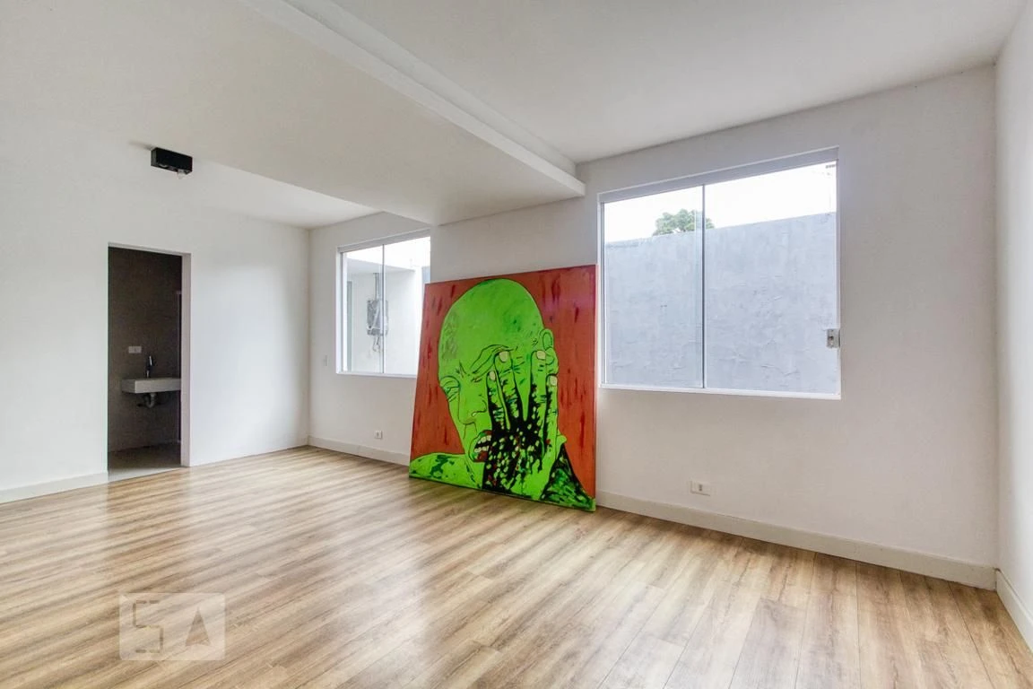 House with 3 bedrooms and 4 bathrooms with a closed kitchen — photo 22