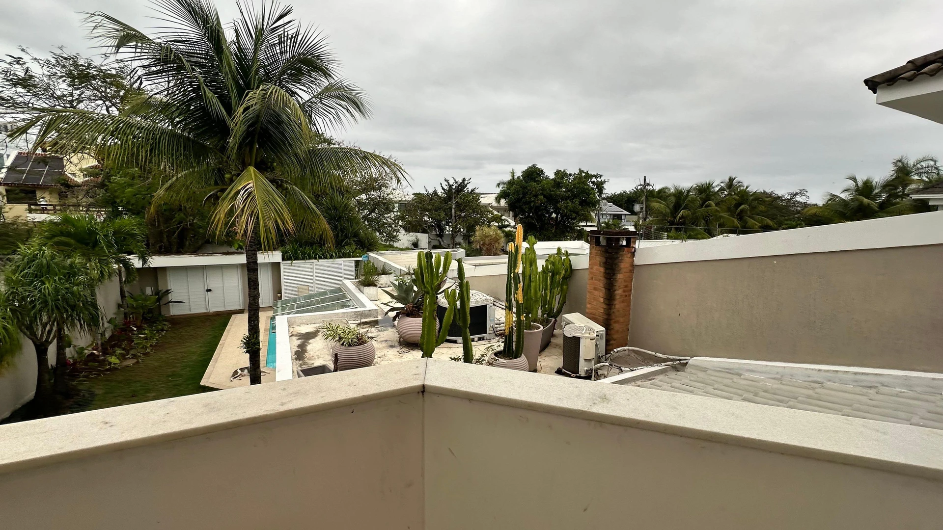 Furnished house, 360 m², with a walk-in closet — photo 61