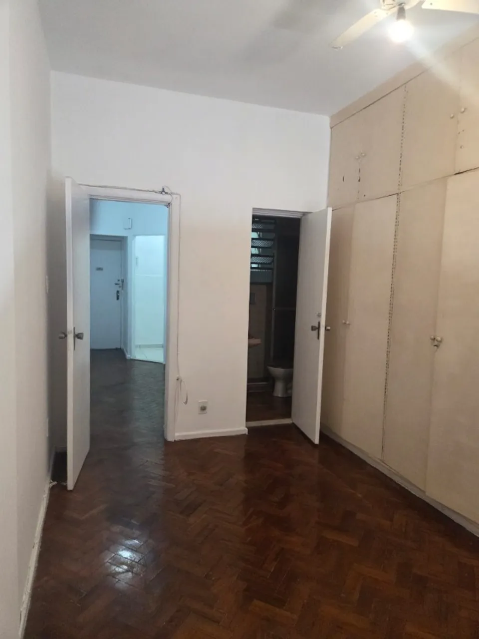 Studio, 28 m², with wood or laminate floors — photo 7