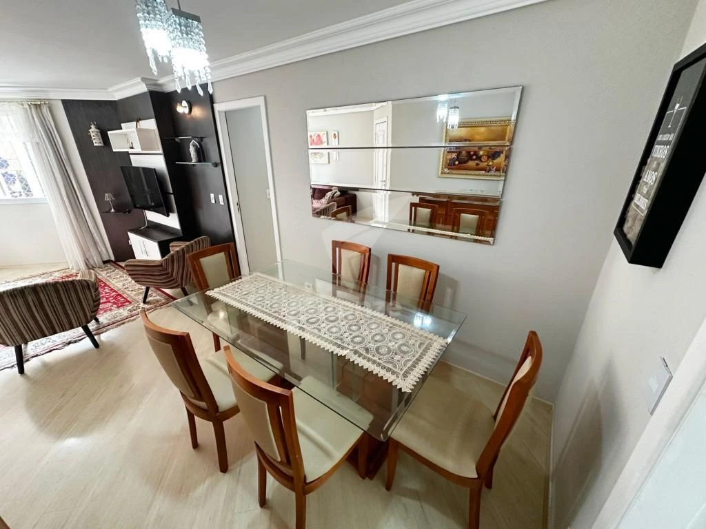 Glass-enclosed balcony in a 3-bedroom apartment, 113 m² — photo 9