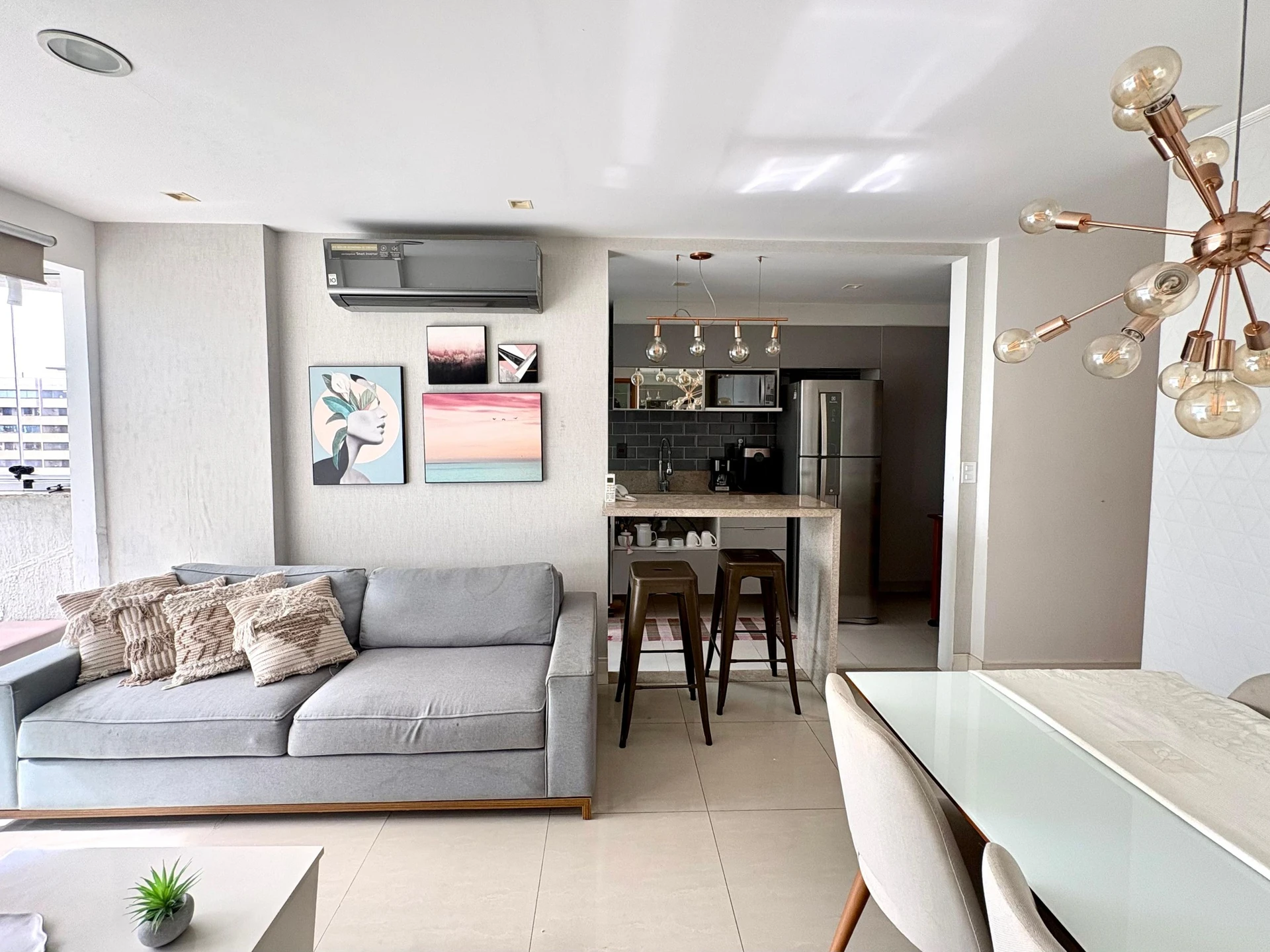 2-bedroom apartment with floor-to-ceiling windows — photo 10