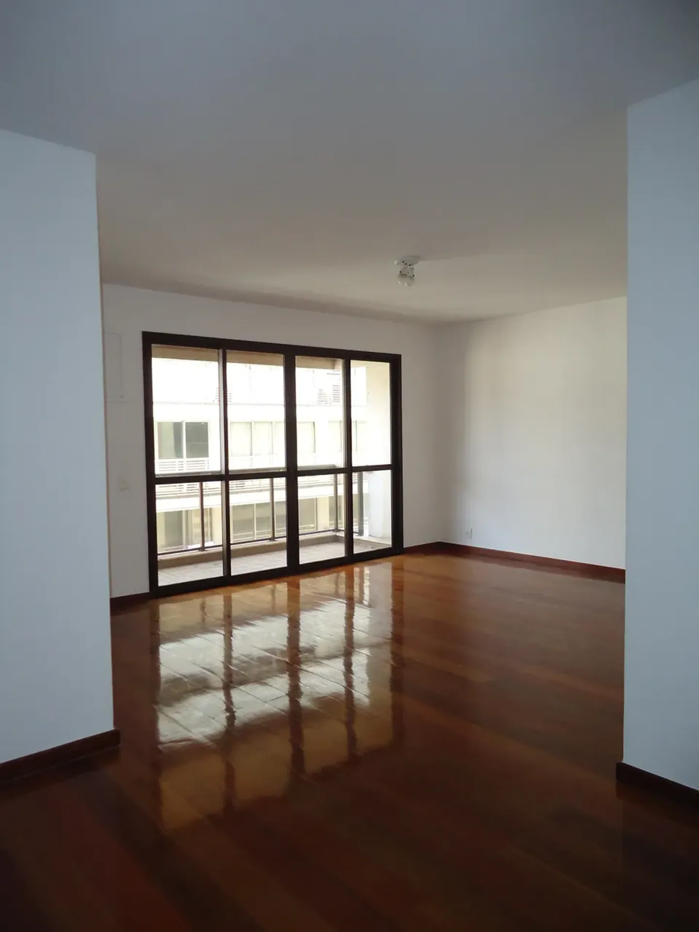 Apartment, 137 m², with a walk-in closet — photo 5