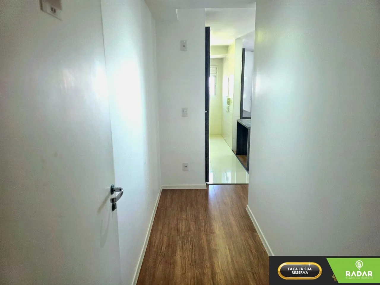 Furnished 1-bedroom apartment with 84 m² and parking — photo 8