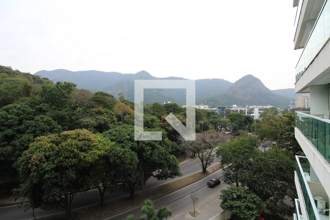 1-bedroom apartment with a glassed-in balcony — photo 31
