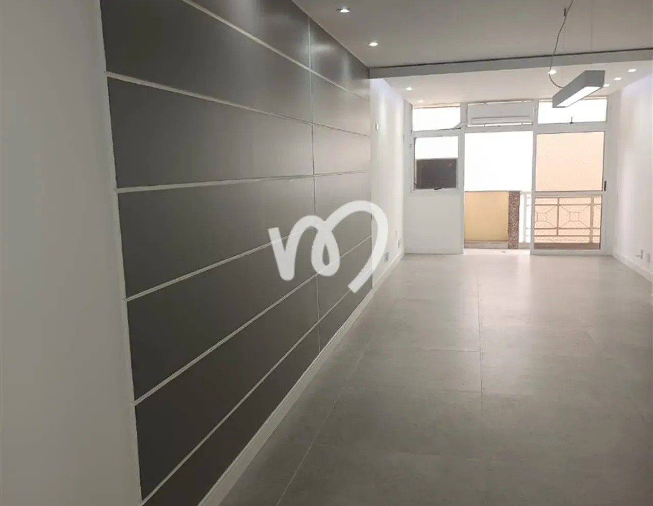 Walk-in closet in a 3-bedroom apartment, 101 m² — photo 6