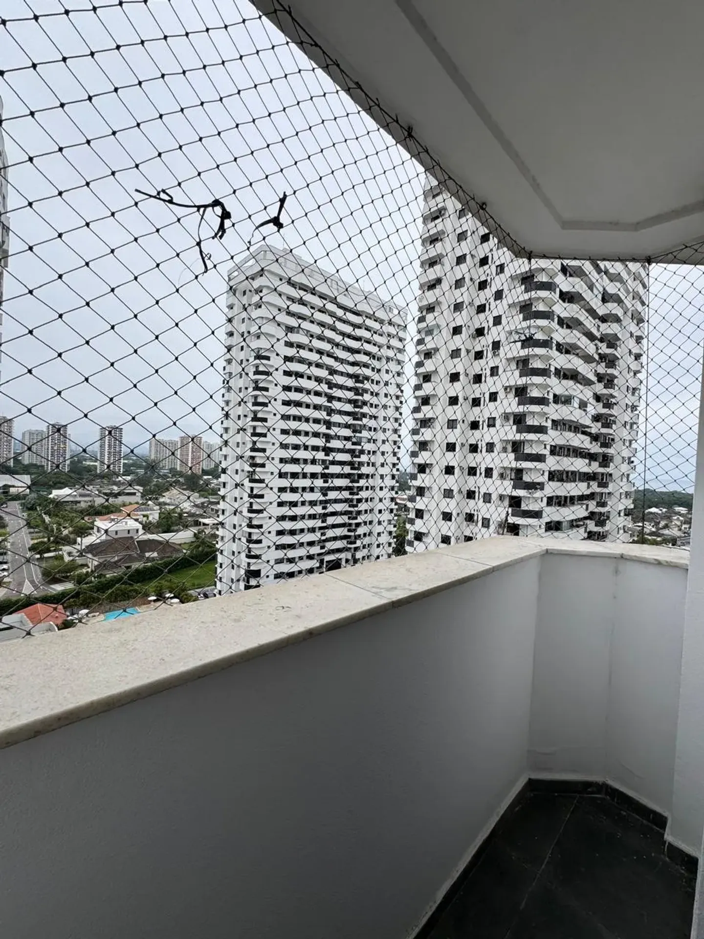 3-bedroom apartment with a water view in Rio de Janeiro — photo 16