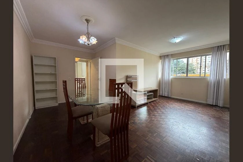 2-bedroom apartment with wood floors in the living room — photo 3
