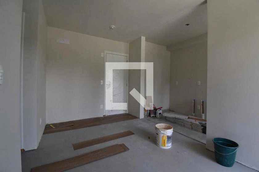 Balcony with a grill in a 2-bedroom apartment, 53 m² — photo 36